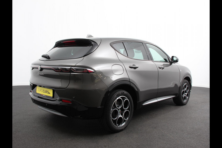 Alfa Romeo Tonale 1.3T PHEV Ti Automaat 280 PK Climate control Adaptieve cruise control Parkeersensoren achter Camera Sfeerverlichting Navigatie Apple Carplay/ Android Auto