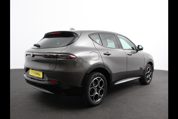 Alfa Romeo Tonale 1.3T PHEV Ti Automaat 280 PK Climate control Adaptieve cruise control Parkeersensoren achter Camera Sfeerverlichting Navigatie Apple Carplay/ Android Auto