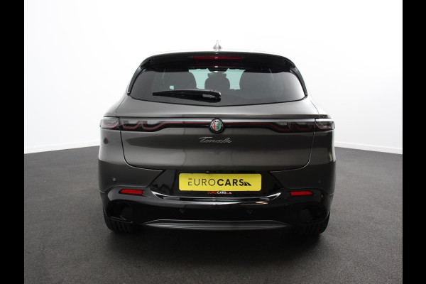Alfa Romeo Tonale 1.3T PHEV Ti Automaat 280 PK Climate control Adaptieve cruise control Parkeersensoren achter Camera Sfeerverlichting Navigatie Apple Carplay/ Android Auto