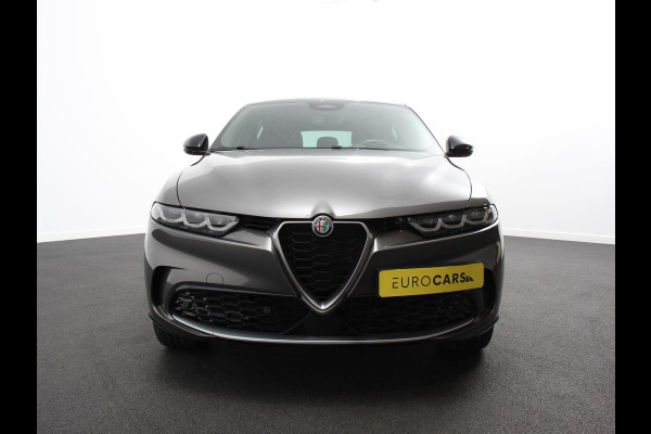 Alfa Romeo Tonale 1.3T PHEV Ti Automaat 280 PK Climate control Adaptieve cruise control Parkeersensoren achter Camera Sfeerverlichting Navigatie Apple Carplay/ Android Auto