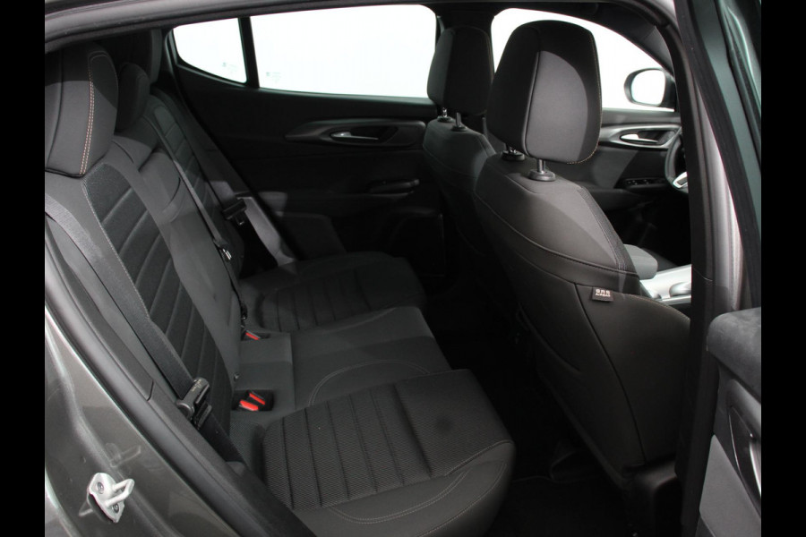 Alfa Romeo Tonale 1.3T PHEV Ti Automaat 280 PK Climate control Adaptieve cruise control Parkeersensoren achter Camera Sfeerverlichting Navigatie Apple Carplay/ Android Auto