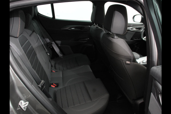 Alfa Romeo Tonale 1.3T PHEV Ti Automaat 280 PK Climate control Adaptieve cruise control Parkeersensoren achter Camera Sfeerverlichting Navigatie Apple Carplay/ Android Auto