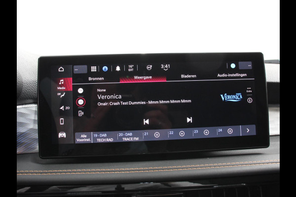 Alfa Romeo Tonale 1.3T PHEV Ti Automaat 280 PK Climate control Adaptieve cruise control Parkeersensoren achter Camera Sfeerverlichting Navigatie Apple Carplay/ Android Auto