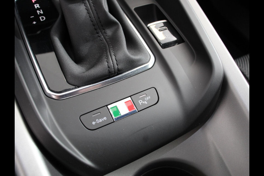 Alfa Romeo Tonale 1.3T PHEV Ti Automaat 280 PK Climate control Adaptieve cruise control Parkeersensoren achter Camera Sfeerverlichting Navigatie Apple Carplay/ Android Auto