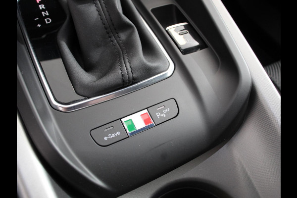 Alfa Romeo Tonale 1.3T PHEV Ti Automaat 280 PK Climate control Adaptieve cruise control Parkeersensoren achter Camera Sfeerverlichting Navigatie Apple Carplay/ Android Auto