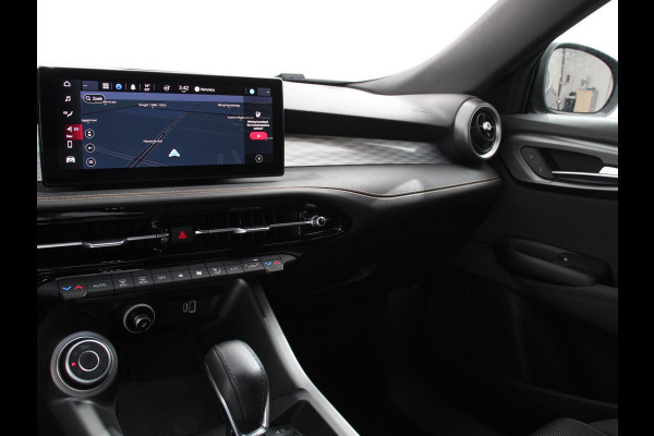 Alfa Romeo Tonale 1.3T PHEV Ti Automaat 280 PK Climate control Adaptieve cruise control Parkeersensoren achter Camera Sfeerverlichting Navigatie Apple Carplay/ Android Auto