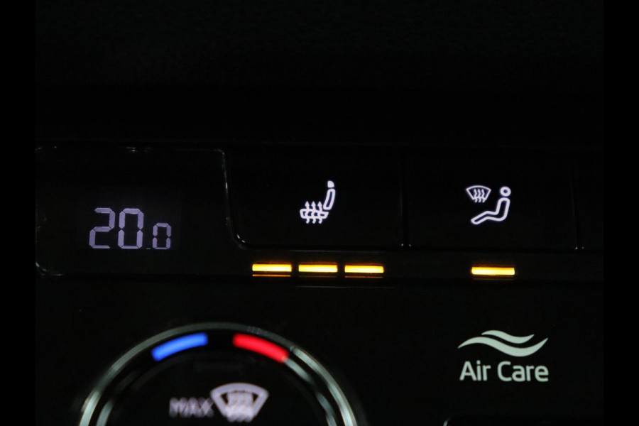 Škoda Karoq 1.5 TSI Business Edition Plus | Stoelverwarming | Trekhaak | Camera | Carplay | Navigatie | Keyless | Full LED | Verwarmde voorruit | Parkeerhulp | Climate control | DAB | Cruise control