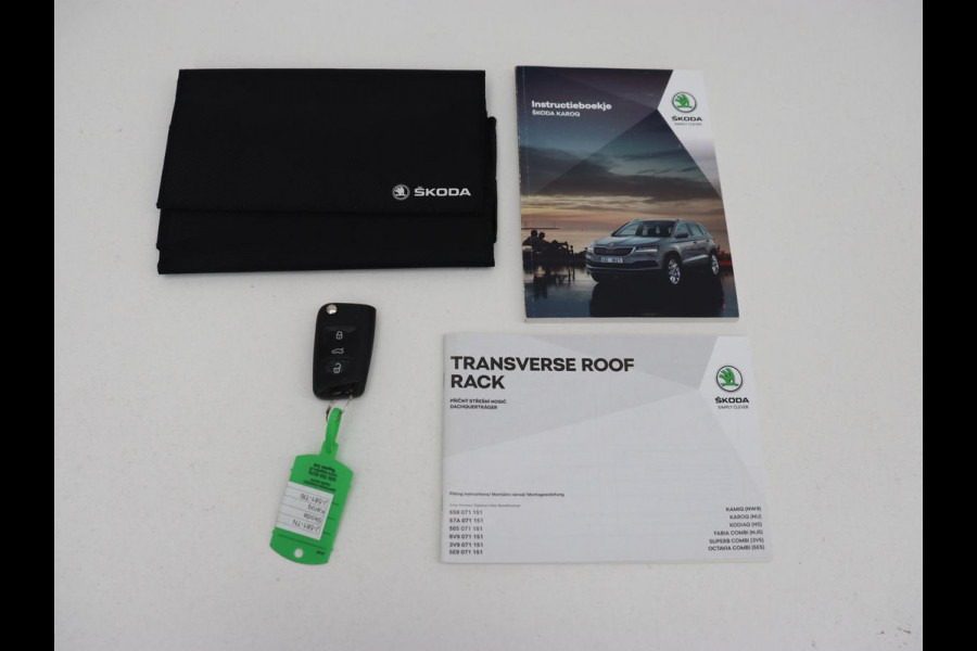 Škoda Karoq 1.5 TSI Business Edition Plus | Stoelverwarming | Trekhaak | Camera | Carplay | Navigatie | Keyless | Full LED | Verwarmde voorruit | Parkeerhulp | Climate control | DAB | Cruise control