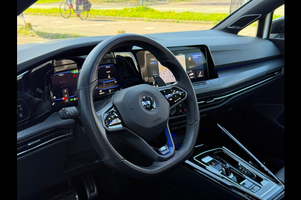 Volkswagen Golf 2.0 TSI R 4Motion | Pano | Akra | HUD | Memory