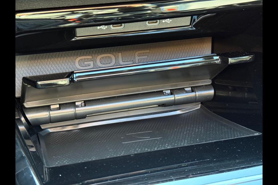 Volkswagen Golf 2.0 TSI R 4Motion | Pano | Akra | HUD | Memory
