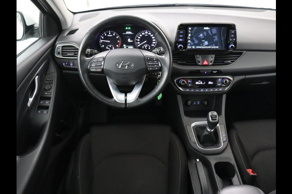 Hyundai i30 1.0 T-GDI Comfort | Carplay | Navigatie | Camera | Trekhaak | Climate control | Parkeerhulp | Cruise control | Bluetooth