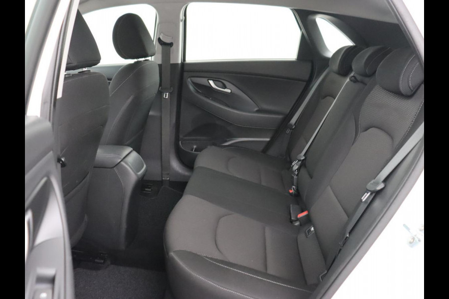 Hyundai i30 1.0 T-GDI Comfort | Carplay | Navigatie | Camera | Trekhaak | Climate control | Parkeerhulp | Cruise control | Bluetooth