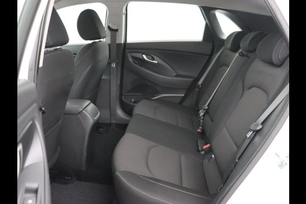 Hyundai i30 1.0 T-GDI Comfort | Carplay | Navigatie | Camera | Trekhaak | Climate control | Parkeerhulp | Cruise control | Bluetooth