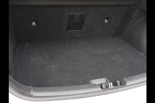 Hyundai i30 1.0 T-GDI Comfort | Carplay | Navigatie | Camera | Trekhaak | Climate control | Parkeerhulp | Cruise control | Bluetooth