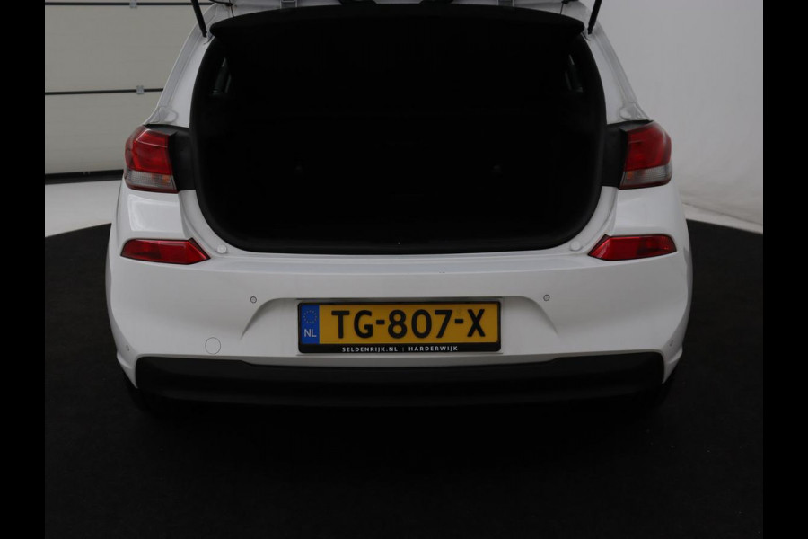 Hyundai i30 1.0 T-GDI Comfort | Carplay | Navigatie | Camera | Trekhaak | Climate control | Parkeerhulp | Cruise control | Bluetooth