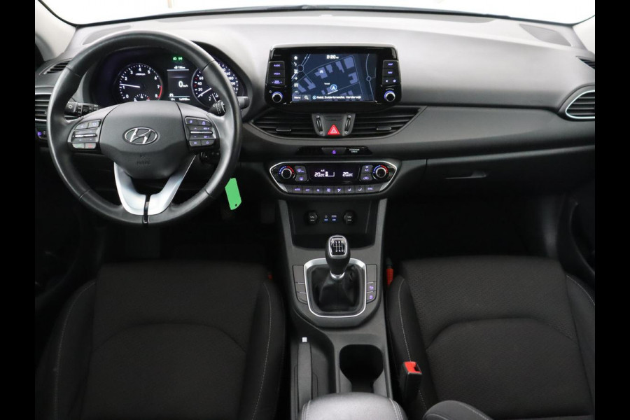 Hyundai i30 1.0 T-GDI Comfort | Carplay | Navigatie | Camera | Trekhaak | Climate control | Parkeerhulp | Cruise control | Bluetooth