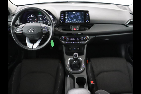 Hyundai i30 1.0 T-GDI Comfort | Carplay | Navigatie | Camera | Trekhaak | Climate control | Parkeerhulp | Cruise control | Bluetooth