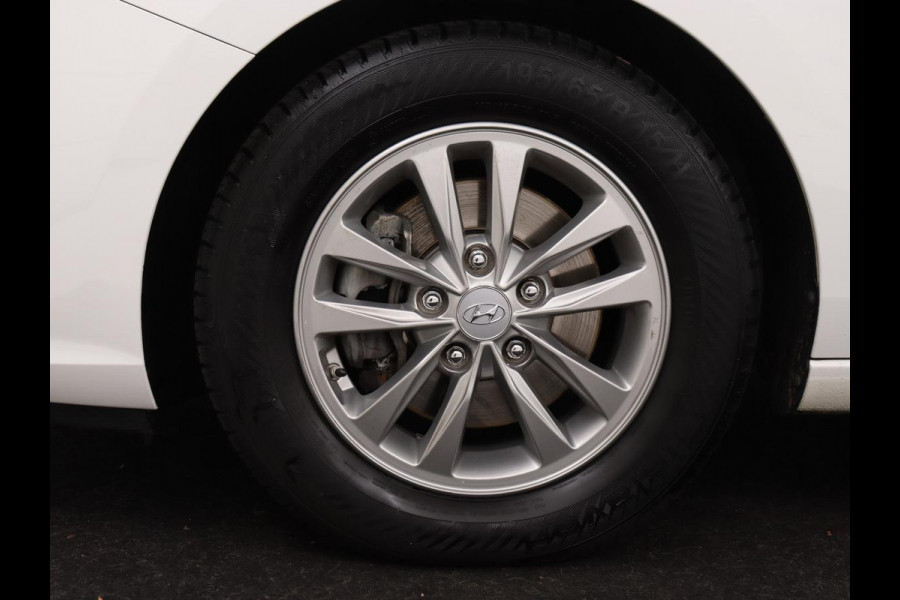 Hyundai i30 1.0 T-GDI Comfort | Carplay | Navigatie | Camera | Trekhaak | Climate control | Parkeerhulp | Cruise control | Bluetooth