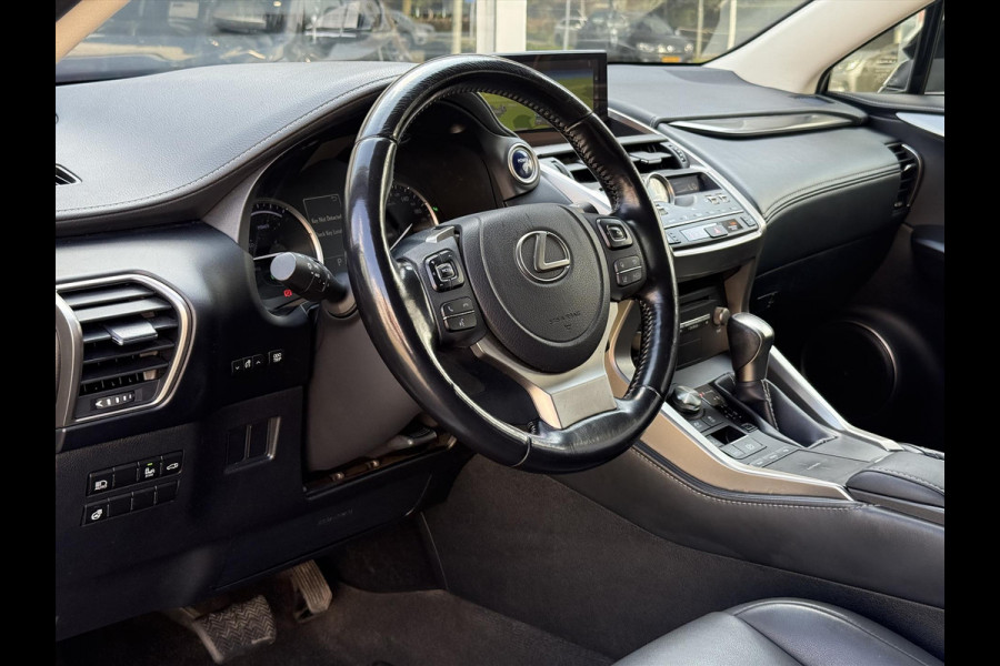 Lexus NX 300h Luxury Line | Dodehoekherkenning, Leer, Stoel + Stuurverwarming, 18 inch, Leer, Apple CarPlay/Android auto, Elektrische ach