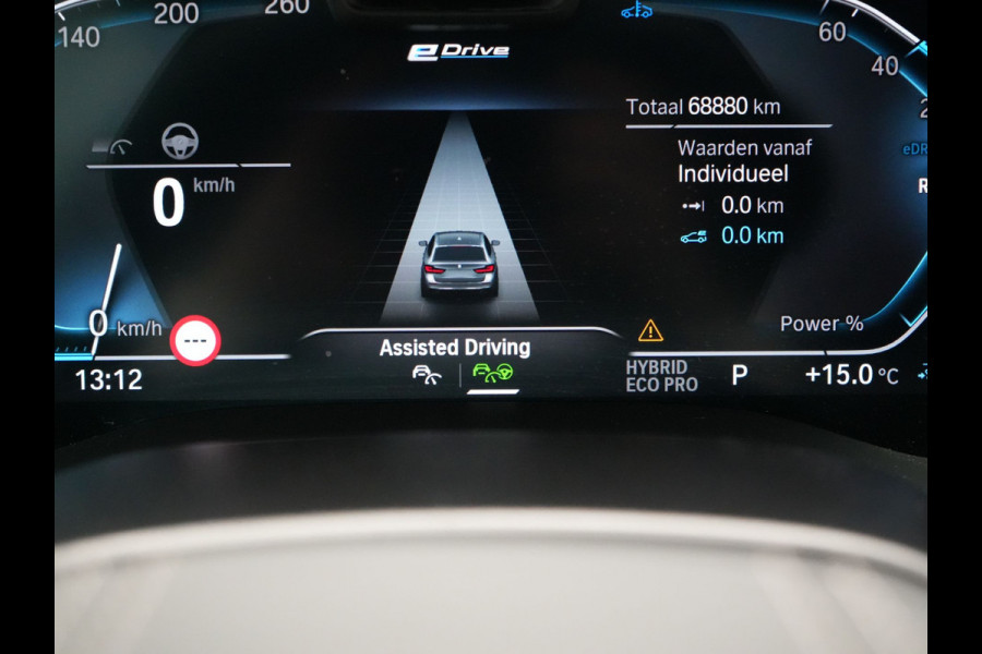 BMW 5 Serie Touring 530e High Executive PHEV 293pk Dealer O.H. Achteras besturing | Trekhaak Af Fabriek | Adaptive Cruise | Camera | Lederen Sportstoelen Memory & Verwarmd | Sfeerverlichting | Stuur Verwarmd | Blis | Apple Carplay | Navigatie | DAB |