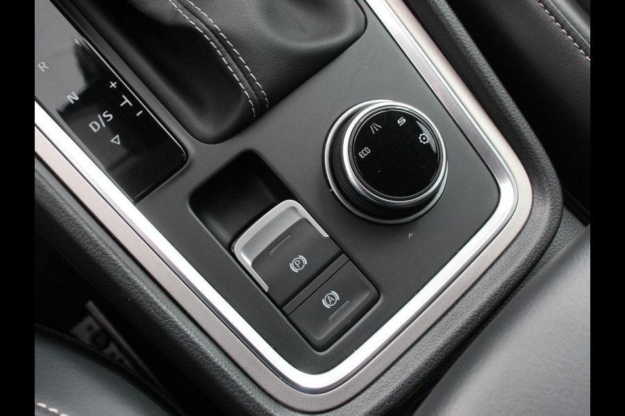 Seat Ateca 1.5 TSI 150pk Automaat Xperience | Navigatie | Apple Carplay / Android Auto | Camera | Parkeersensoren | Stoel-en stuurverwarming | Ledverlichting | Getinte ramen | Climate Control