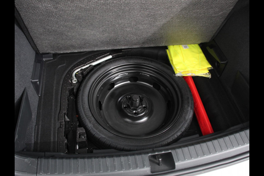 Seat Ateca 1.5 TSI 150pk Automaat Xperience | Navigatie | Apple Carplay / Android Auto | Camera | Parkeersensoren | Stoel-en stuurverwarming | Ledverlichting | Getinte ramen | Climate Control