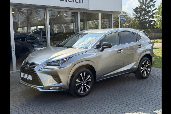 Lexus NX 300h Luxury Line | Dodehoekherkenning, Leer, Stoel + Stuurverwarming, 18 inch, Leer, Apple CarPlay/Android auto, Elektrische ach