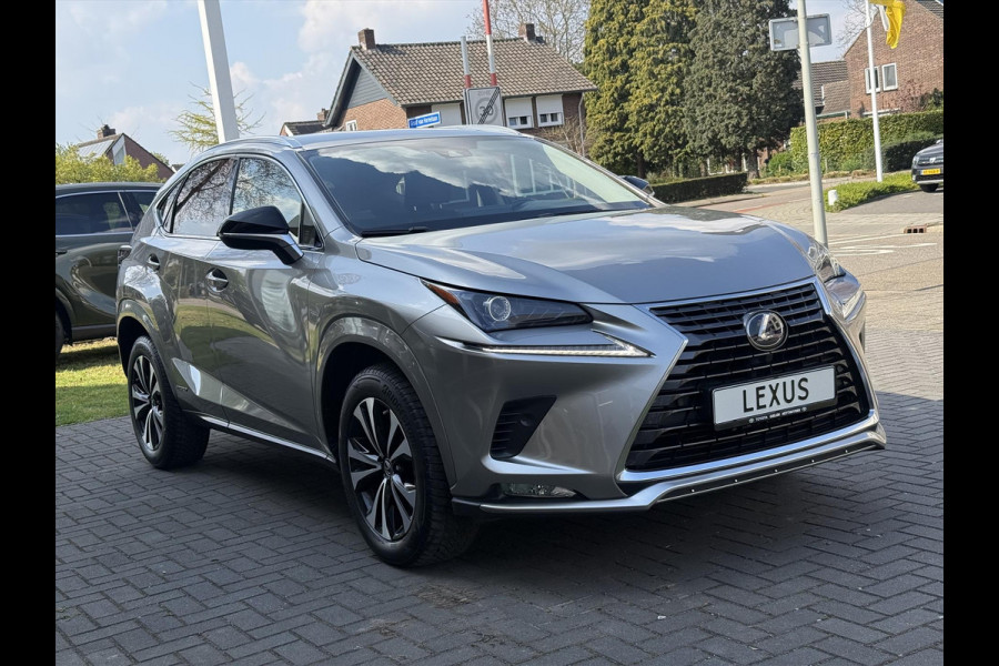 Lexus NX 300h Luxury Line | Dodehoekherkenning, Leer, Stoel + Stuurverwarming, 18 inch, Leer, Apple CarPlay/Android auto, Elektrische ach