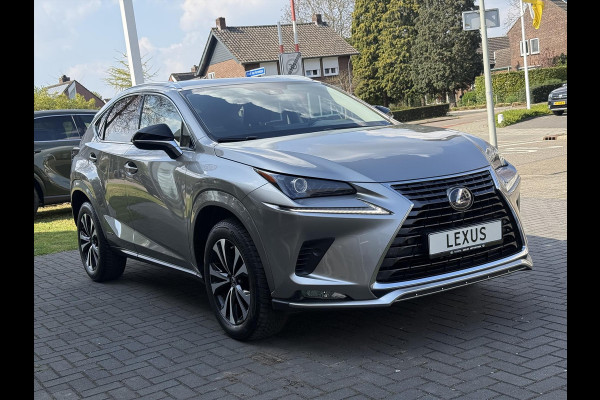 Lexus NX 300h Luxury Line | Dodehoekherkenning, Leer, Stoel + Stuurverwarming, 18 inch, Leer, Apple CarPlay/Android auto, Elektrische ach