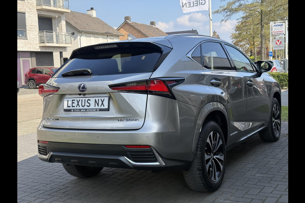 Lexus NX 300h Luxury Line | Dodehoekherkenning, Leer, Stoel + Stuurverwarming, 18 inch, Leer, Apple CarPlay/Android auto, Elektrische ach