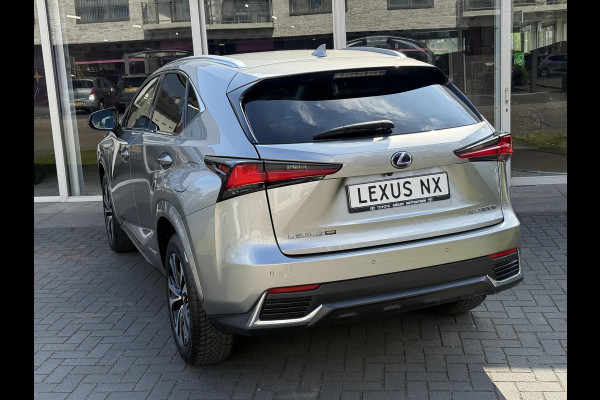 Lexus NX 300h Luxury Line | Dodehoekherkenning, Leer, Stoel + Stuurverwarming, 18 inch, Leer, Apple CarPlay/Android auto, Elektrische ach