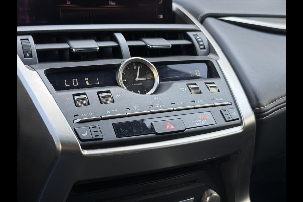 Lexus NX 300h Luxury Line | Dodehoekherkenning, Leer, Stoel + Stuurverwarming, 18 inch, Leer, Apple CarPlay/Android auto, Elektrische ach