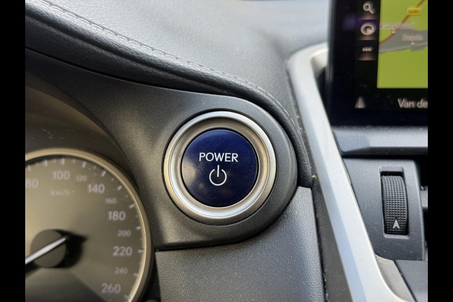 Lexus NX 300h Luxury Line | Dodehoekherkenning, Leer, Stoel + Stuurverwarming, 18 inch, Leer, Apple CarPlay/Android auto, Elektrische ach