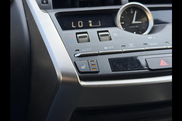 Lexus NX 300h Luxury Line | Dodehoekherkenning, Leer, Stoel + Stuurverwarming, 18 inch, Leer, Apple CarPlay/Android auto, Elektrische ach