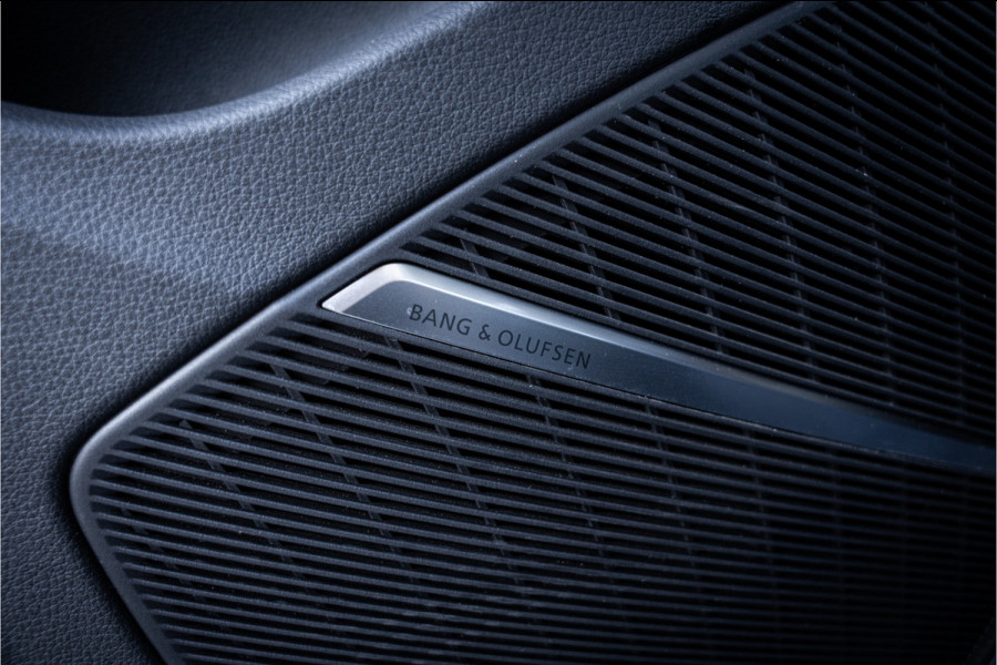 Audi Q8 60 TFSI e quattro Pro Line S Competition - Panorama | RS Seats | B&O | Elek. Trekhaak | 360 Camera | Memory