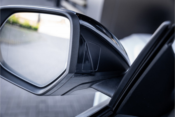 Audi Q8 60 TFSI e quattro Pro Line S Competition - Panorama | RS Seats | B&O | Elek. Trekhaak | 360 Camera | Memory