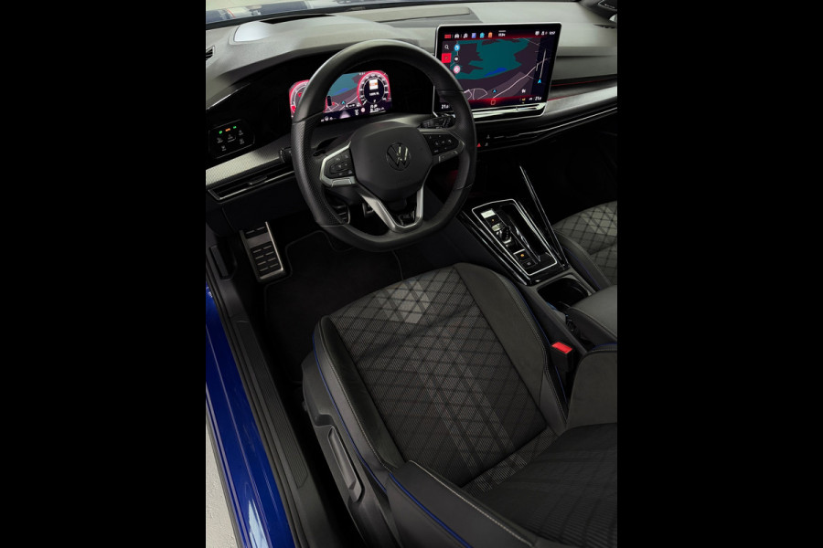 Volkswagen Golf 8.5 2.0 TDI 3x R-Line Panorama IQ CarPlay HK