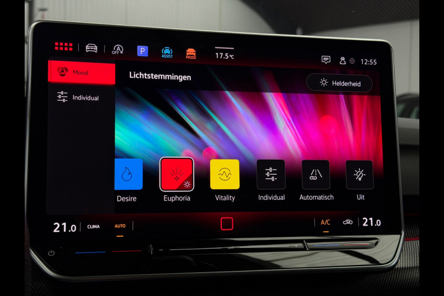Volkswagen Golf 8.5 2.0 TDI 3x R-Line Panorama IQ CarPlay HK