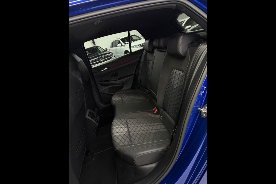 Volkswagen Golf 8.5 2.0 TDI 3x R-Line Panorama IQ CarPlay HK