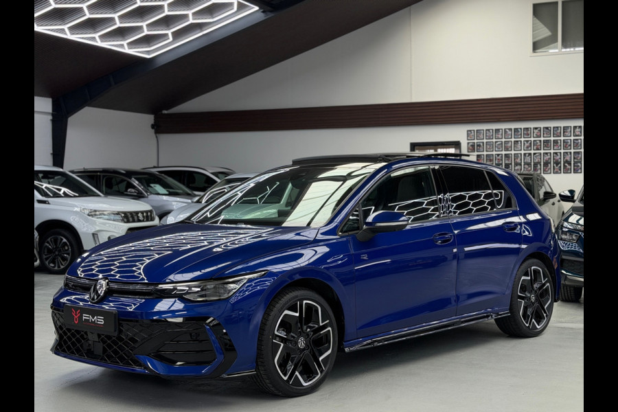 Volkswagen Golf 8.5 2.0 TDI 3x R-Line Panorama IQ CarPlay HK