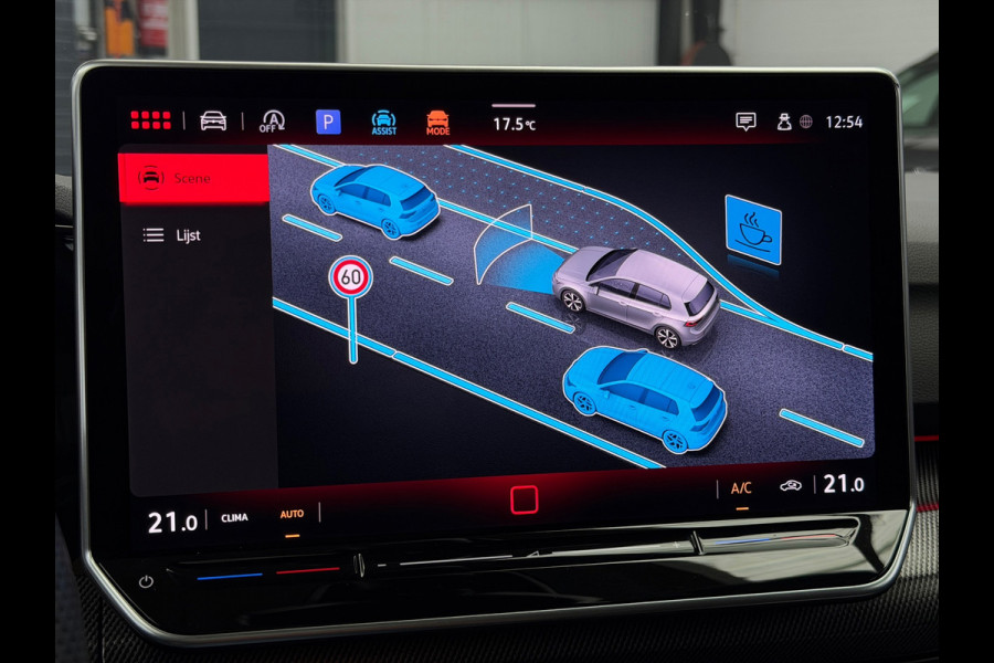 Volkswagen Golf 8.5 2.0 TDI 3x R-Line Panorama IQ CarPlay HK