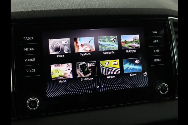 Škoda Karoq 1.5 TSI Business Edition Plus | Stoelverwarming | Trekhaak | Camera | Carplay | Navigatie | Keyless | Full LED | Verwarmde voorruit | Parkeerhulp | Climate control | DAB | Cruise control