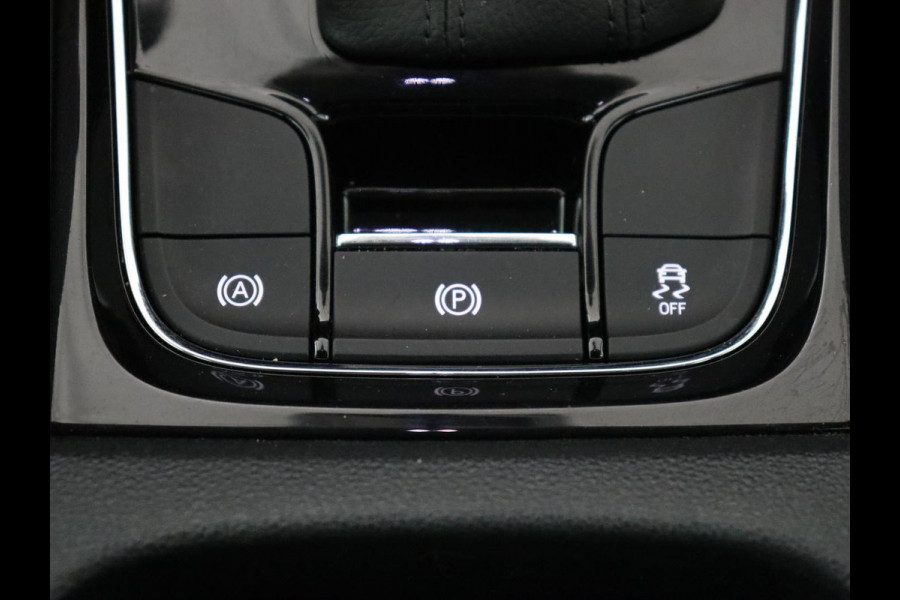 Škoda Karoq 1.5 TSI Business Edition Plus | Stoelverwarming | Trekhaak | Camera | Carplay | Navigatie | Keyless | Full LED | Verwarmde voorruit | Parkeerhulp | Climate control | DAB | Cruise control