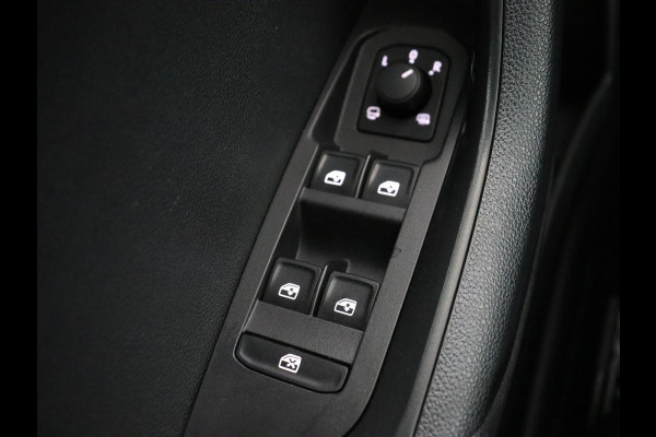 Škoda Karoq 1.5 TSI Business Edition Plus | Stoelverwarming | Trekhaak | Camera | Carplay | Navigatie | Keyless | Full LED | Verwarmde voorruit | Parkeerhulp | Climate control | DAB | Cruise control