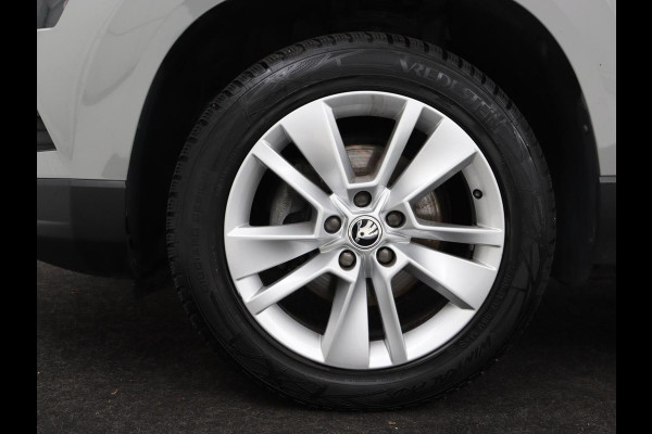 Škoda Karoq 1.5 TSI Business Edition Plus | Stoelverwarming | Trekhaak | Camera | Carplay | Navigatie | Keyless | Full LED | Verwarmde voorruit | Parkeerhulp | Climate control | DAB | Cruise control