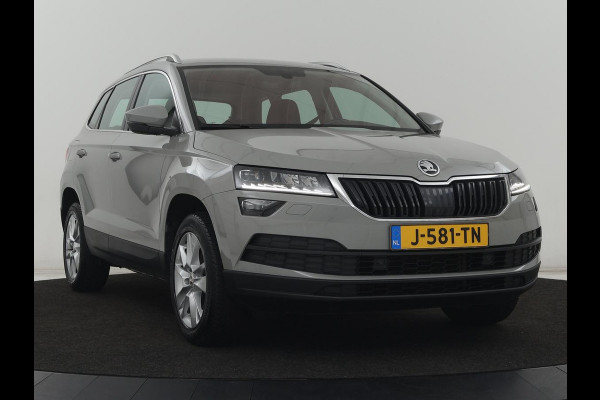 Škoda Karoq 1.5 TSI Business Edition Plus | Stoelverwarming | Trekhaak | Camera | Carplay | Navigatie | Keyless | Full LED | Verwarmde voorruit | Parkeerhulp | Climate control | DAB | Cruise control