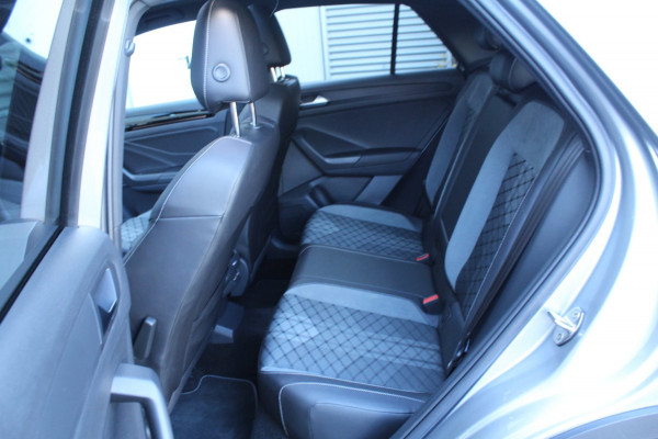 Volkswagen T-Roc 1.5 TSI 150pk R-Line DSG7 Panoramadak