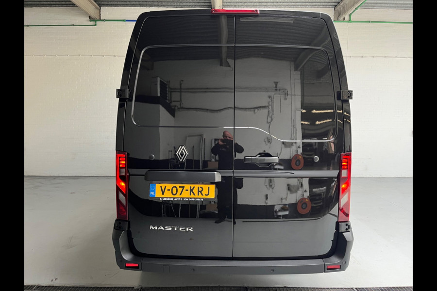 Renault Master NIEUW (MODEL) DEMO T35 2.0 dCi 130 L2H2 Start 3Persoons Zwart Metallic BPM VRIJ, ORIGINEEL NEDERLANDSE BUS!