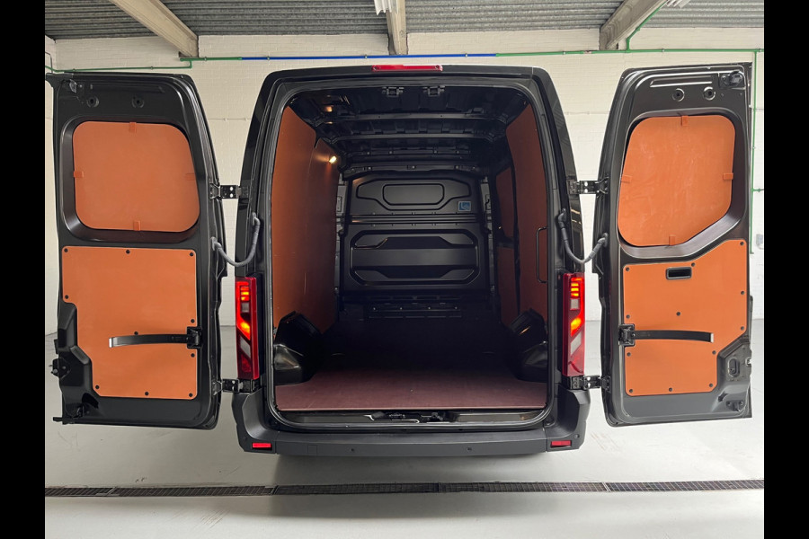 Renault Master NIEUW (MODEL) DEMO T35 2.0 dCi 130 L2H2 Start 3Persoons Zwart Metallic BPM VRIJ, ORIGINEEL NEDERLANDSE BUS!