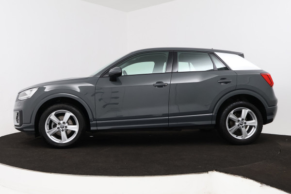Audi Q2 30 TFSI S Edition (STOELVERWARMING, CRUISE CONTROL ADAPTIEF, NAVGATIE, PARKEERSENSOREN)